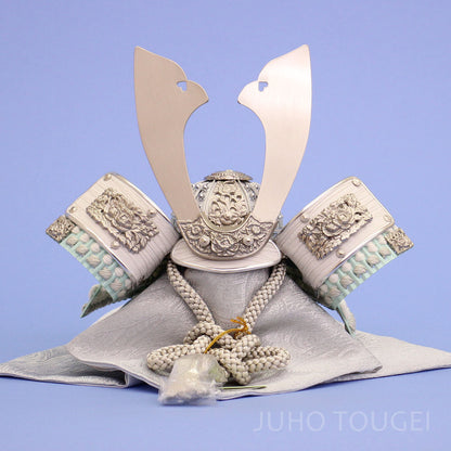 五月人形 単品兜 高さ20cm 一徳作　８号　パステルグリーン小札兜