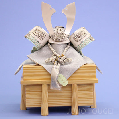 五月人形 単品兜 高さ20cm 一徳作　８号　パステルグリーン小札兜