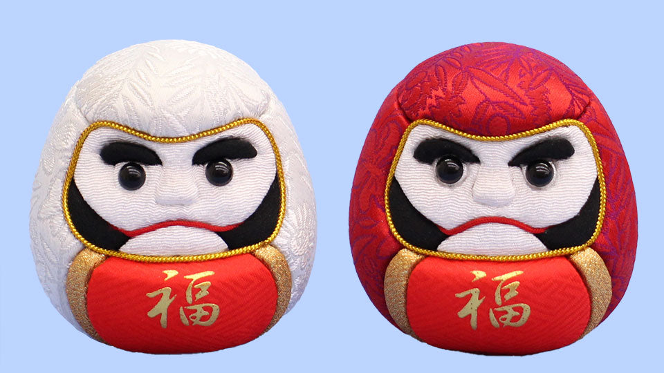Poupée en kimekomi grainé n°228 Daruma, blanche et rouge (hauteur : 13 cm)