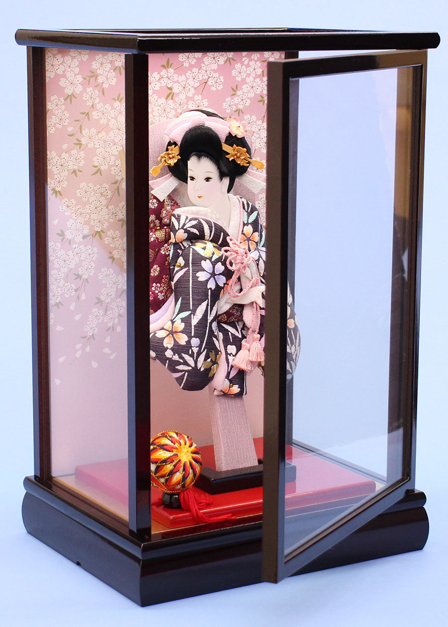 9号押絵羽子板ケース飾り｜ピンクバックと紫の衣装がかわいい