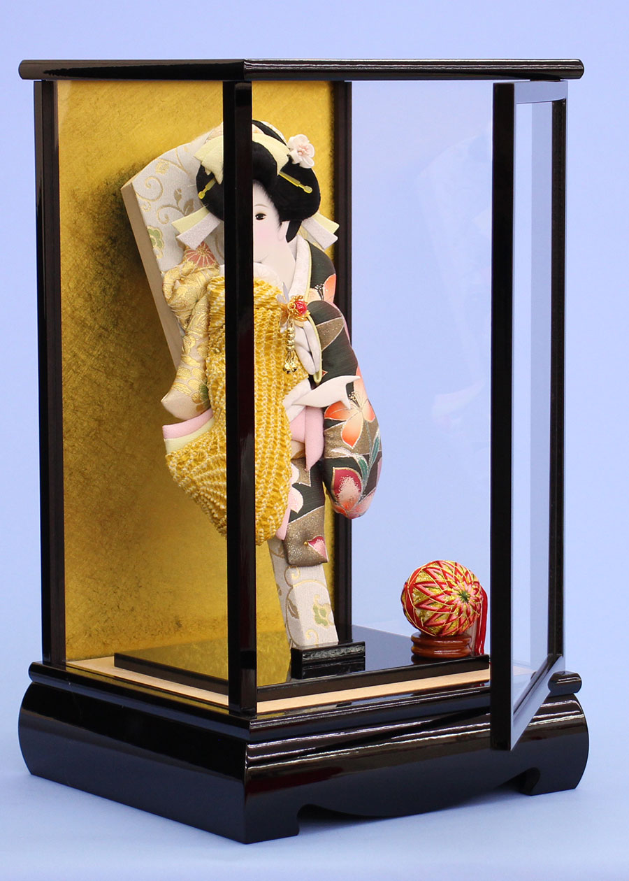 10号かの子美月　からし色かの子　ケース飾り　扉開く