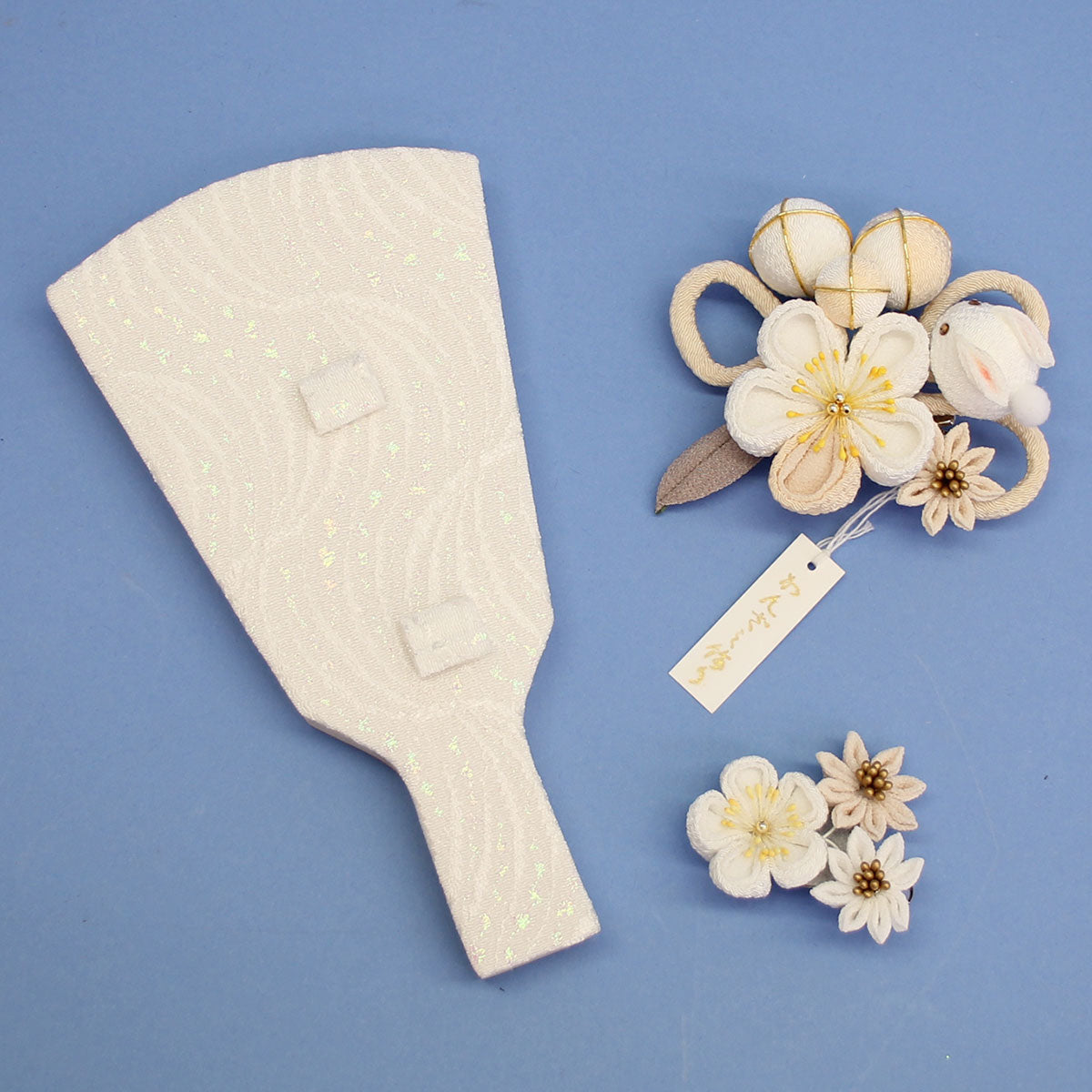 7号お花の羽子板飾り うさぎ簪ベージュ｜かわいい刺繍丸型ケース飾り