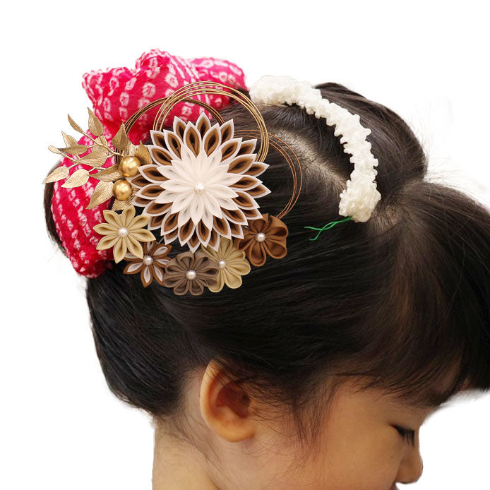 9号髪飾り羽子板　こげ茶　ヒノキ額　髪飾りイメージ