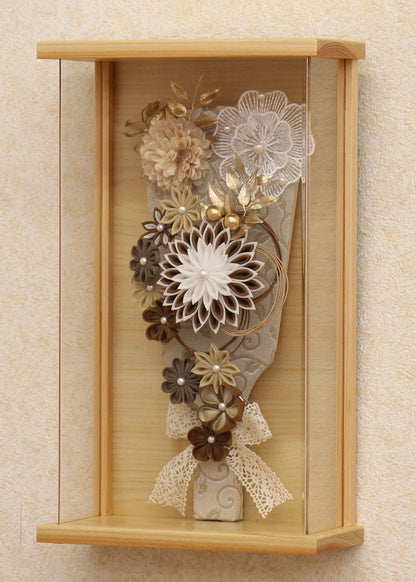 9号髪飾り羽子板　こげ茶　ヒノキ額　壁掛け