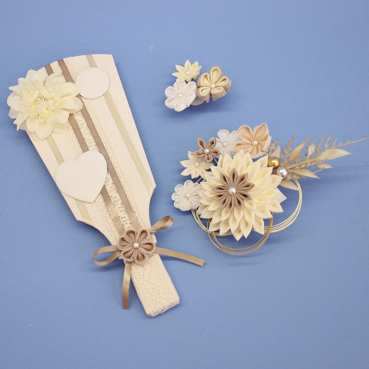 ９号剣つまみ髪飾り羽子板　グレージュ白　ライラック　外す