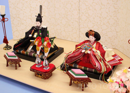 柳葵結親王赤黒刺繍　花唐草飾り　ズーム