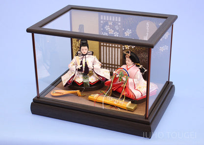 小芥子親王ケース飾り　黒枠格子　横から