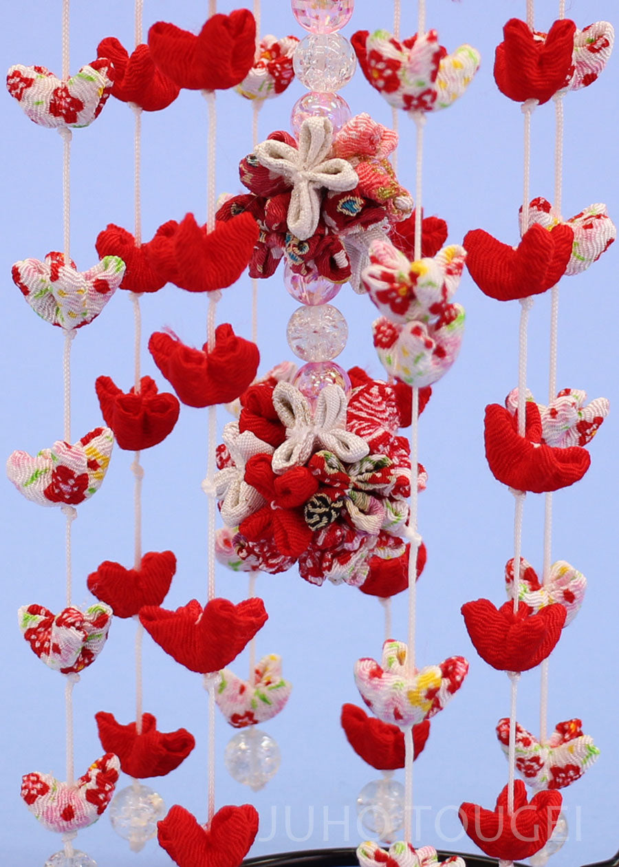 JUHO TOUGEI つるし飾り台付き 高さ 26cm 縮緬華（赤）