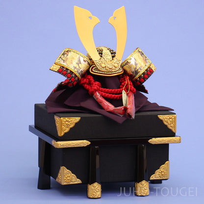 8号彫金兜　金具櫃付き　イメージ