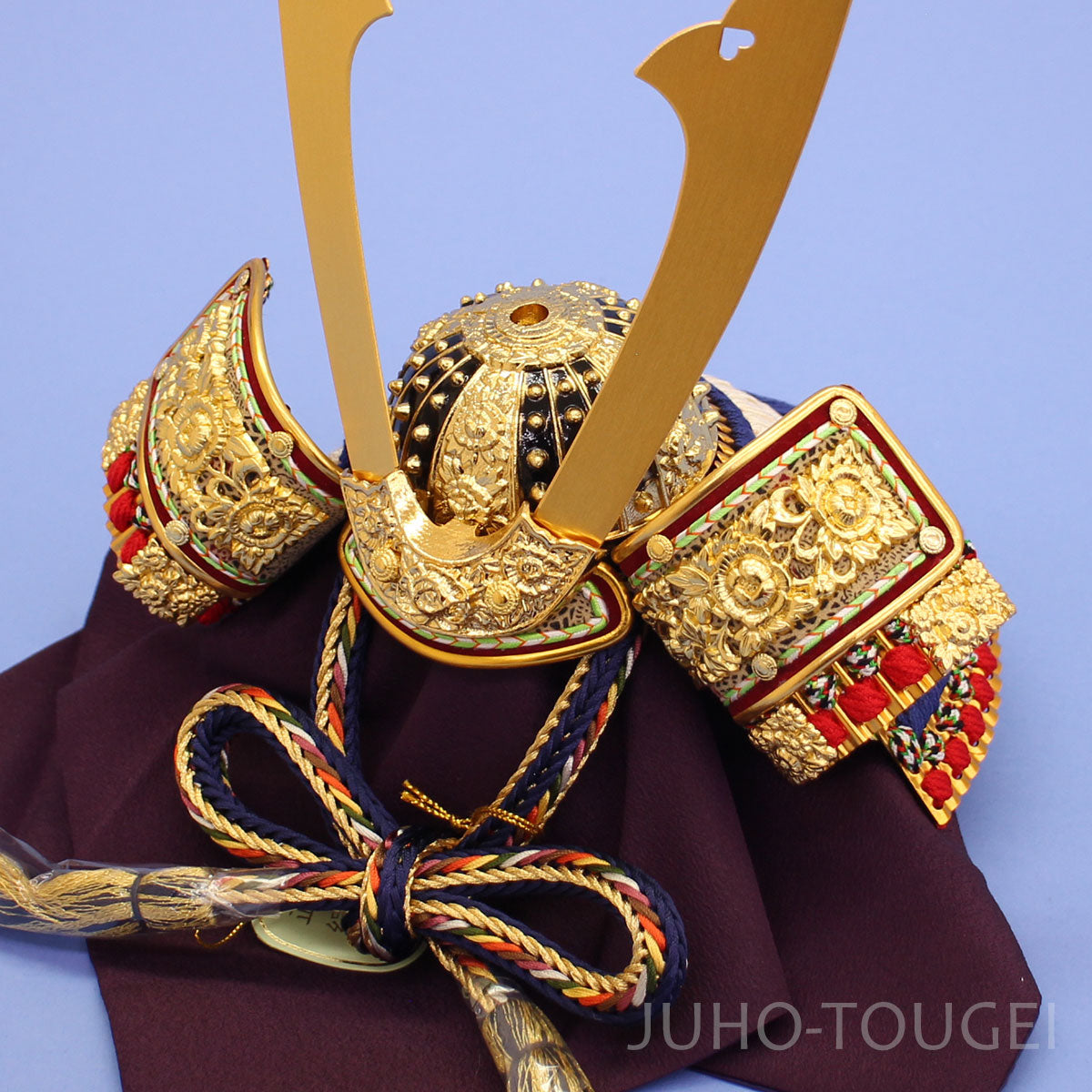 8号紺中白名が鍬形兜　ズーム