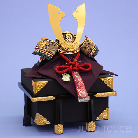 8号茶金鉢兜　金具櫃付き　イメージ