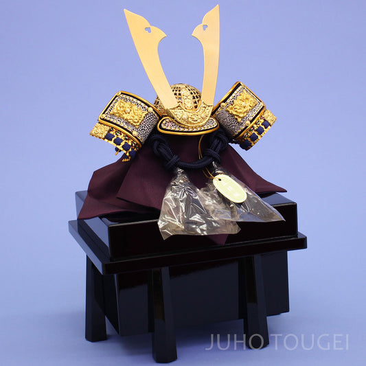 5号長鍬形兜　紺糸縅　黒櫃付き　イメージ