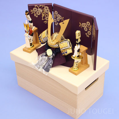 五月人形 兜収納セット 幅40cm コンパクト５号金小札長鍬形兜　光琳桜古代紫収納飾り