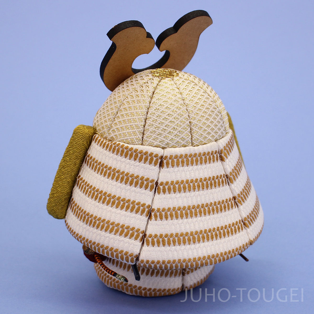 はなまる兜　2号　後ろから