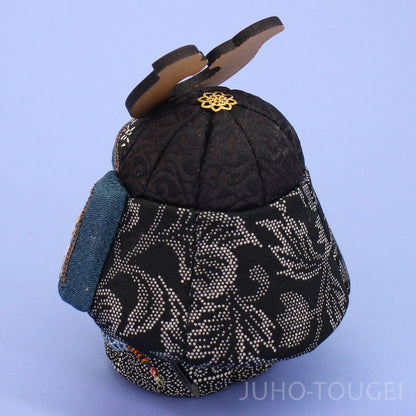 はなまる兜3号　後ろから