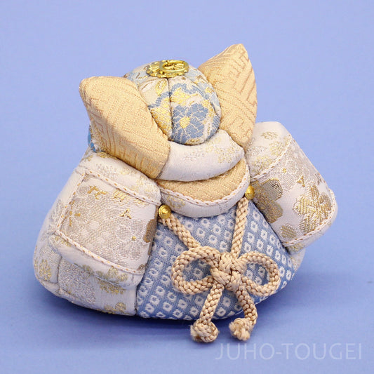 木目込み　ミニ兜白　イメージ