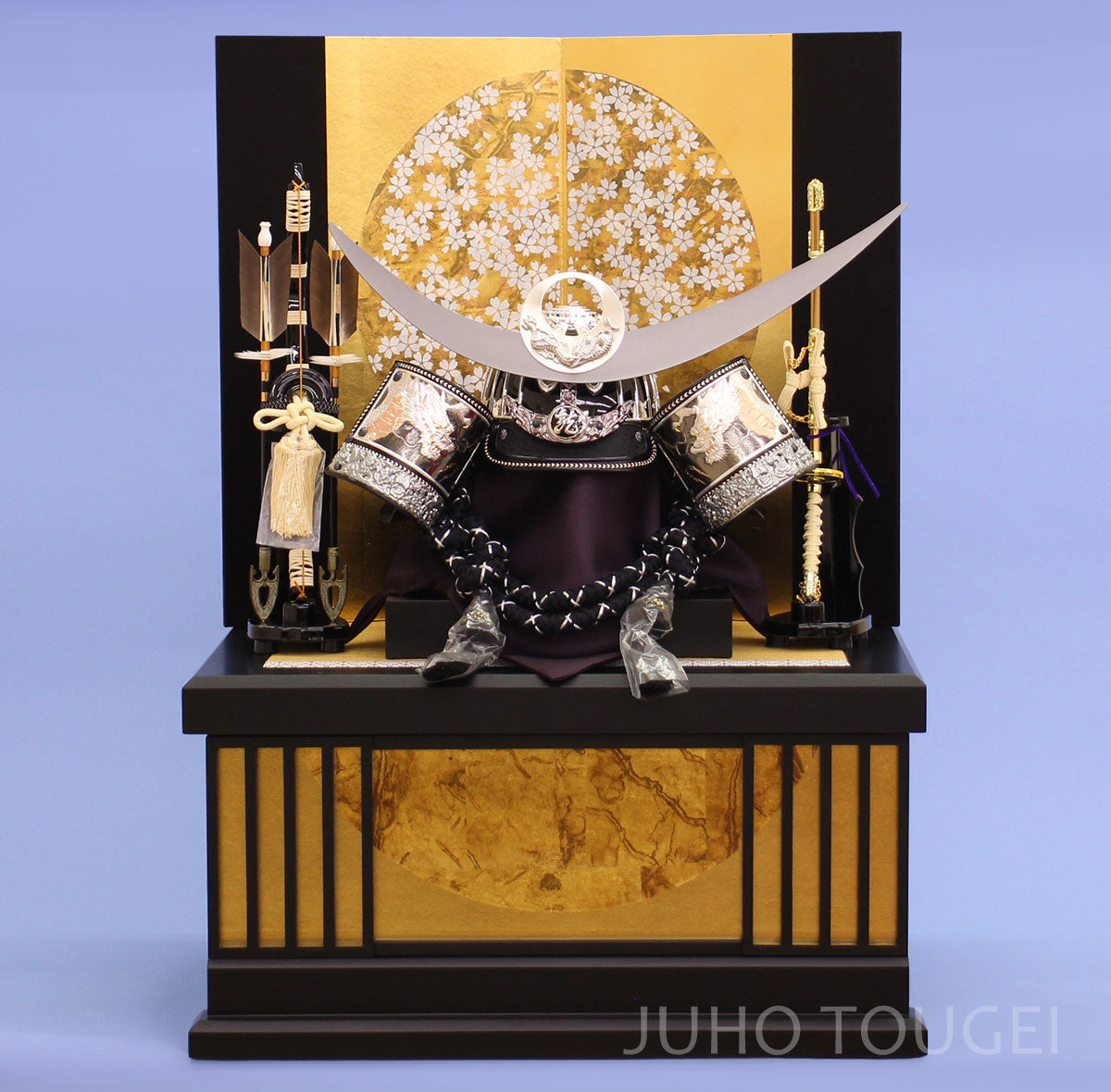 上杉謙信着用兜収納飾り　丸桜　正面