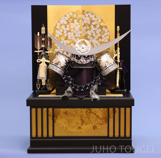 上杉謙信着用兜収納飾り　丸桜　正面