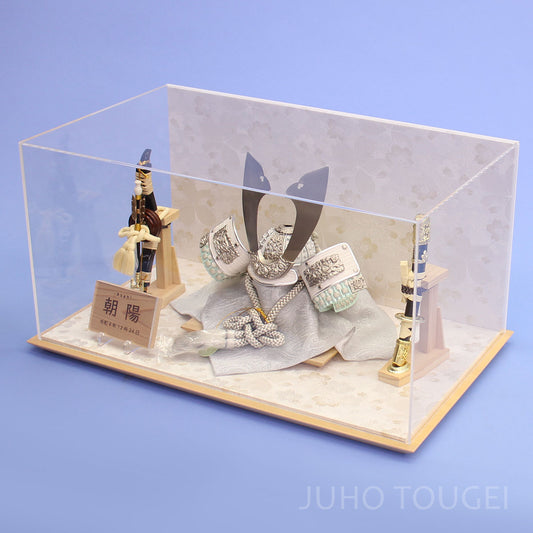 8号パステルグリーン小札兜　白桜　上から