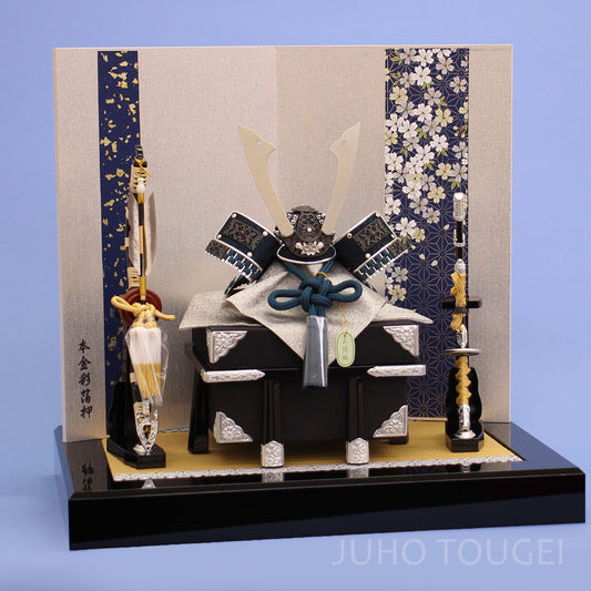 8号銀ミラー兜　シルバー帯桜　イメージ