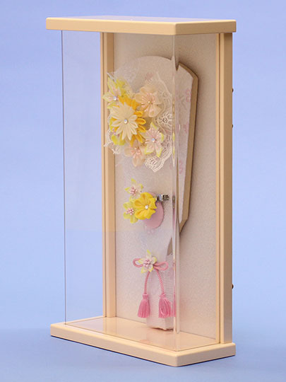 髪飾り羽子板 黄色つまみ薄型ケース入り　横から