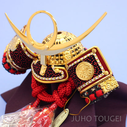 ５号上杉謙信兜　ズーム