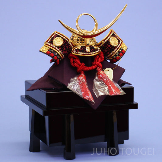 ５号上杉謙信兜　櫃付き　イメージ