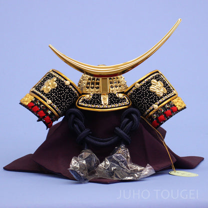 ５号伊達政宗兜　正面