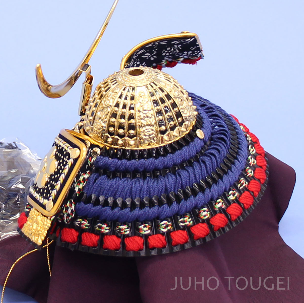 ５号伊達政宗兜　後ろから