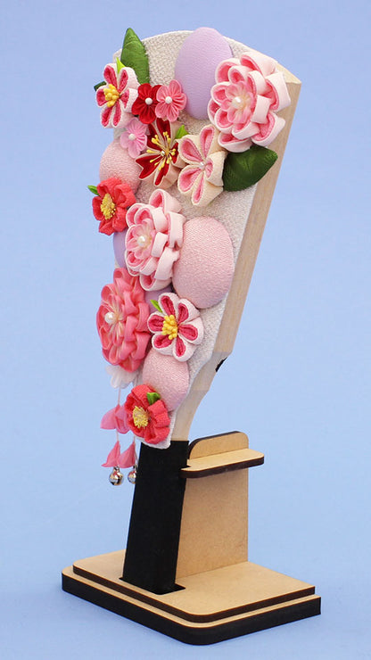 羽子板 花づくし (ピンク) MDF台付　横から