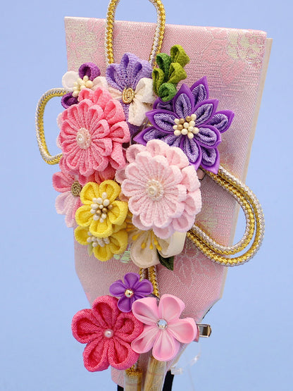 縮緬モダンフラワー 白桜壁掛け　ズーム