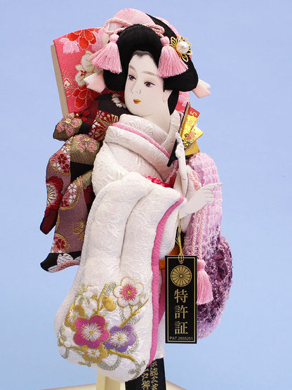 押絵羽子板 詩音刺繍と鹿の子(白紫) 台付き　ズーム