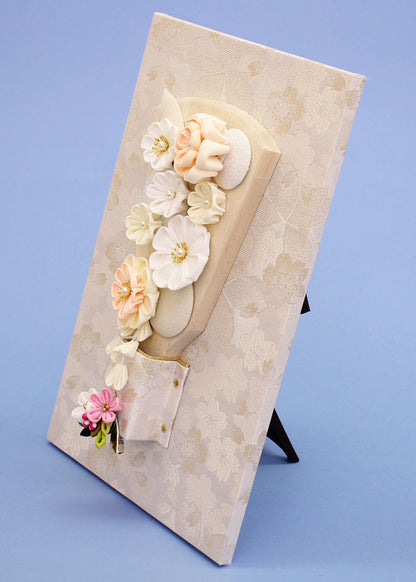 壁掛飾り 高さ30cm 7号お花の羽子板 花づくしシルキーピンク 白桜