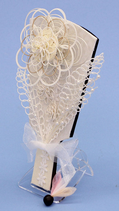 ６号水引羽子板飾り 白　アクリルスタンド付き　横から