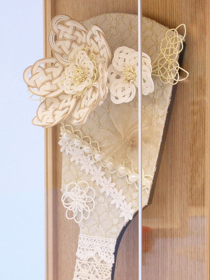 8号水引のおしゃれな羽子板ベージュ 木目調額飾り – 寿鳳人形の東芸