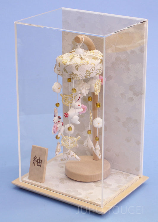 極小吊るし飾りユリ　白桜ケース　横から