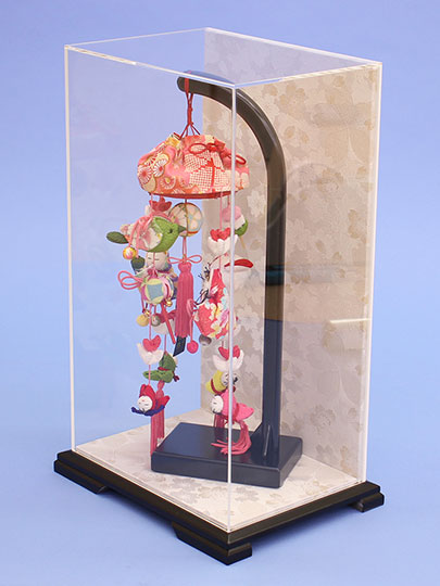 つるし雛ケース飾り 高さ30cm 極小ウサギっこゆり 白桜　アクリルケース入りの可愛いコンパクトサイズ