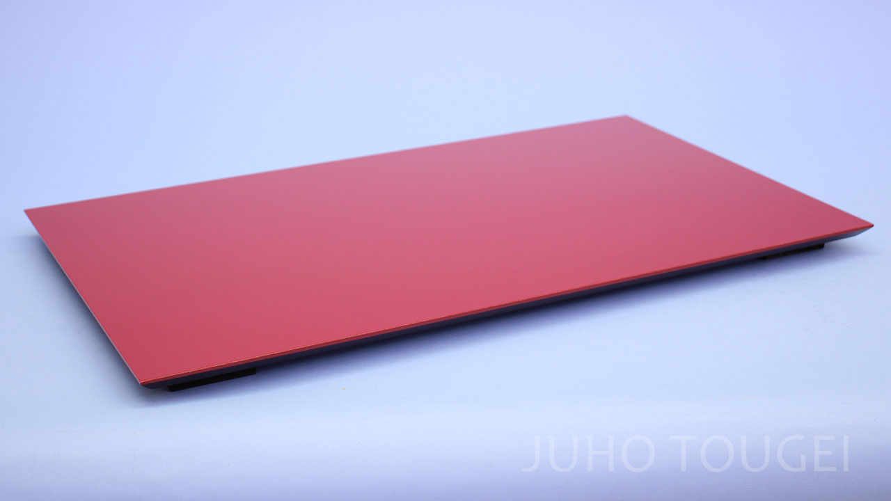 朱塗り台皿型　斜めから