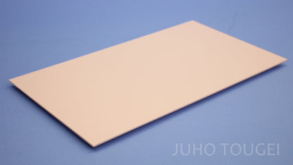 ピンク皿型台　斜めから