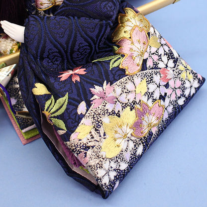 雛人形平飾り 幅60㎝ 柳葵　結８２１３５赤黒刺繍　桧和桜