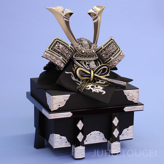 12号いぶし銀兜　イメージ