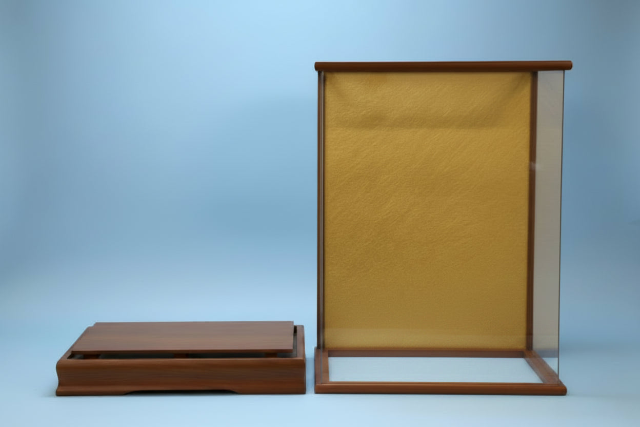亚克力翻盖人偶柜，宽32.5cm，高49cm，FJ3-4d 50，深棕色涂漆金色背面
