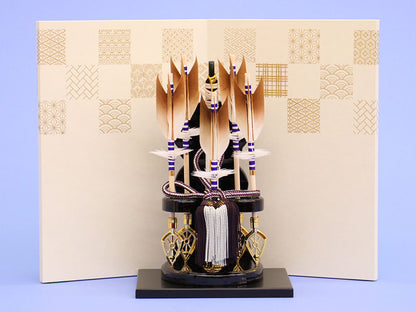 破魔弓出し飾り 屏風付き 古典柄曙　正面