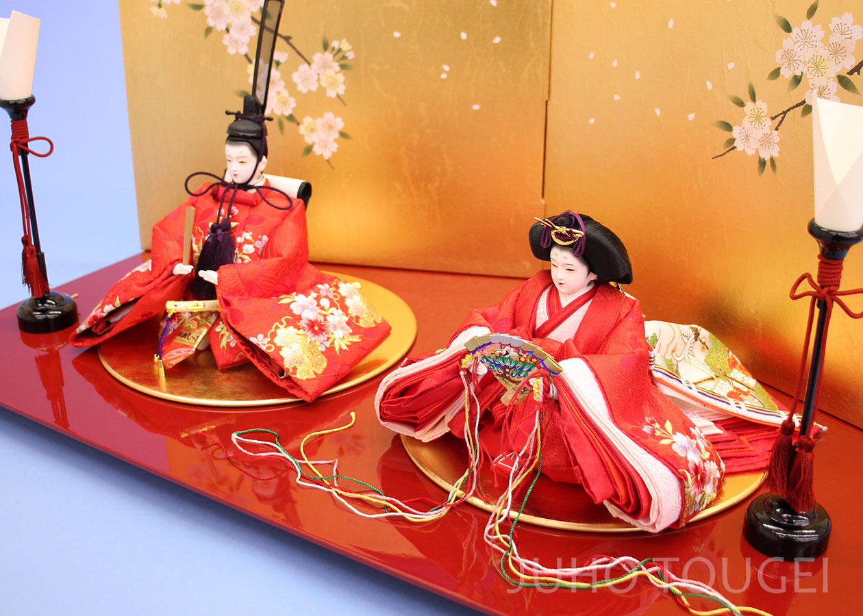 【美品】雛人形セット 赤金装飾 伝統的 雛人形 平飾り 幅60cm 京十二番 極上金彩刺繍 赤｜寿鳳人形東芸 – 寿鳳