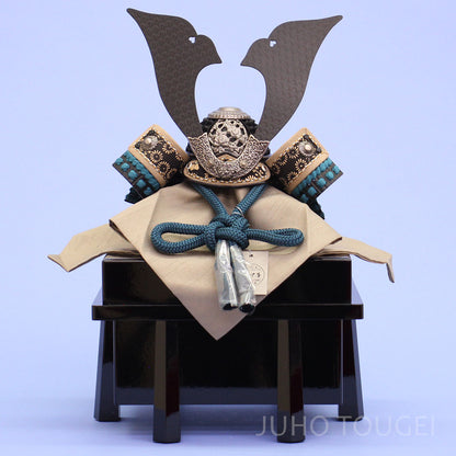 天賦の兜　群青　黒櫃付き　正面