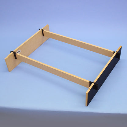 Support de poupée Boy's Day, 60 cm de large, support de 20 à 13 tatamis, avec écran à trois panneaux de chaîne de montagnes à gradation dorée