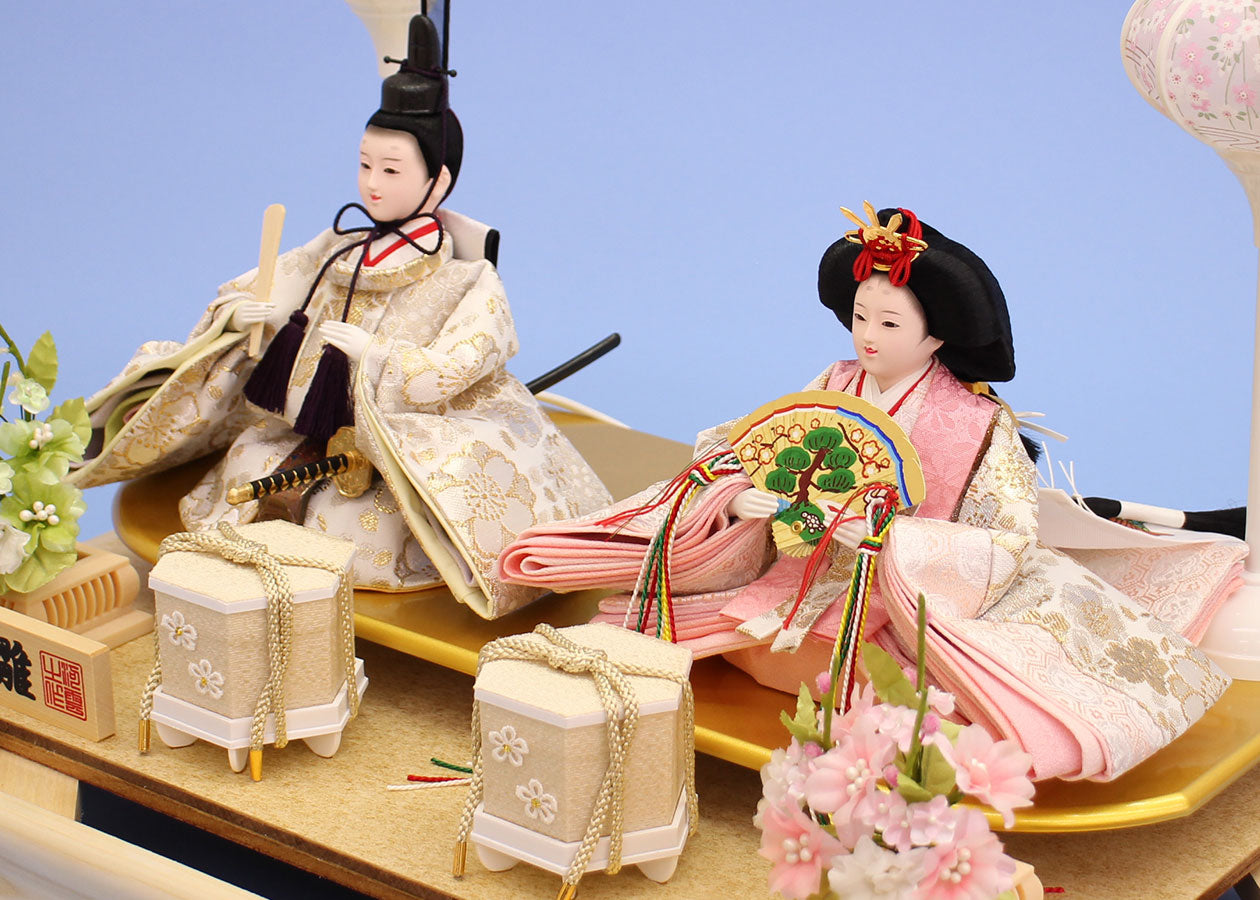 雛人形ケース飾り 二人 小三五親王白木枠桜刺繍ケース飾り　人形