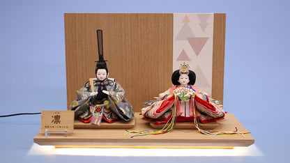 雛人形平飾り 小芥子親王　Kagayaki　正面　点灯