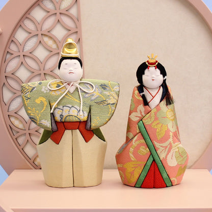 木目込み雛人形 幸一光作立ち雛八雲 ピーチ月台飾り　ズーム