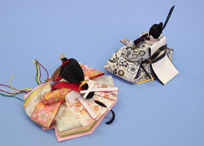 雛人形単品 親王3 小芥子 銀ピンク金襴927-1　後ろから